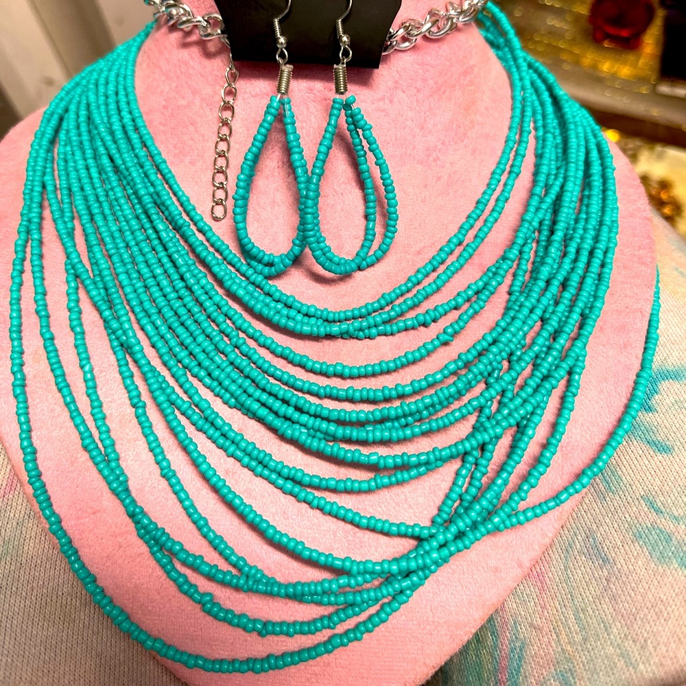 Popping necklace